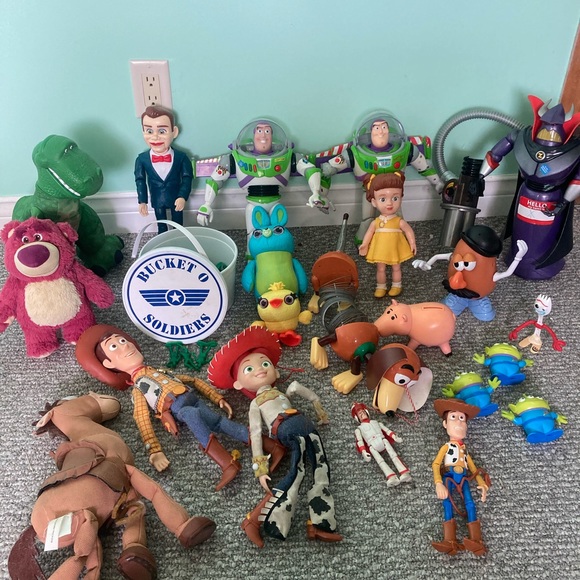 Large Toy Story Lot - Picture 1 of 6